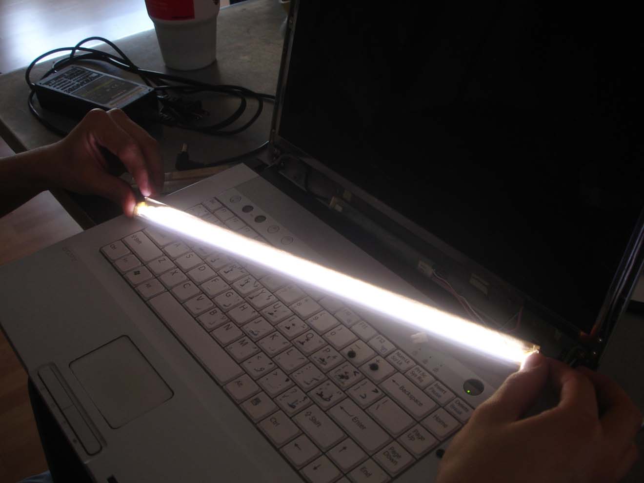 Замена и ремонт подсветки экрана ноутбука в Березовском